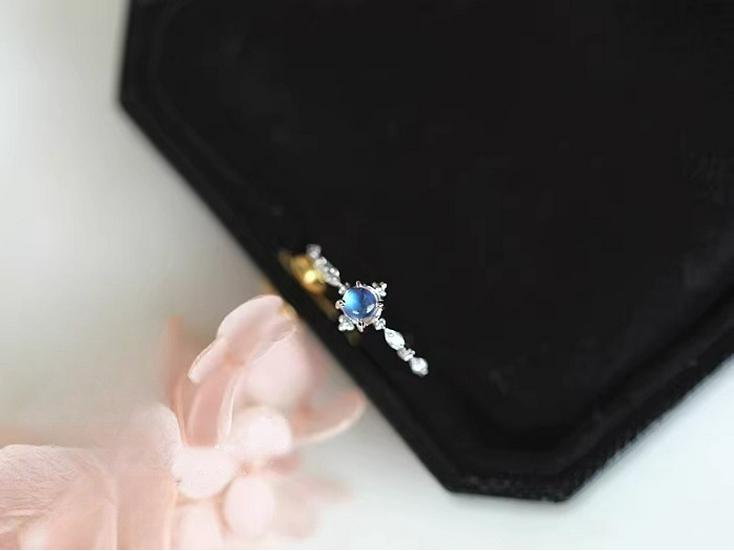 925 Sterlingsilber Unregelmäßiger Edelstein Damen Luxus Zeigefingerring - Nicht Verblassend, Verstellbar, Leichtes Nischendesign.