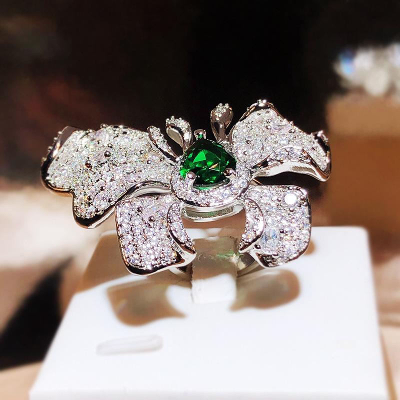Trendy Butterfly  Sterling Silver Wedding Rings for Women New Elegant Charming Sparkling Emerald Zircon Bride  Gifts