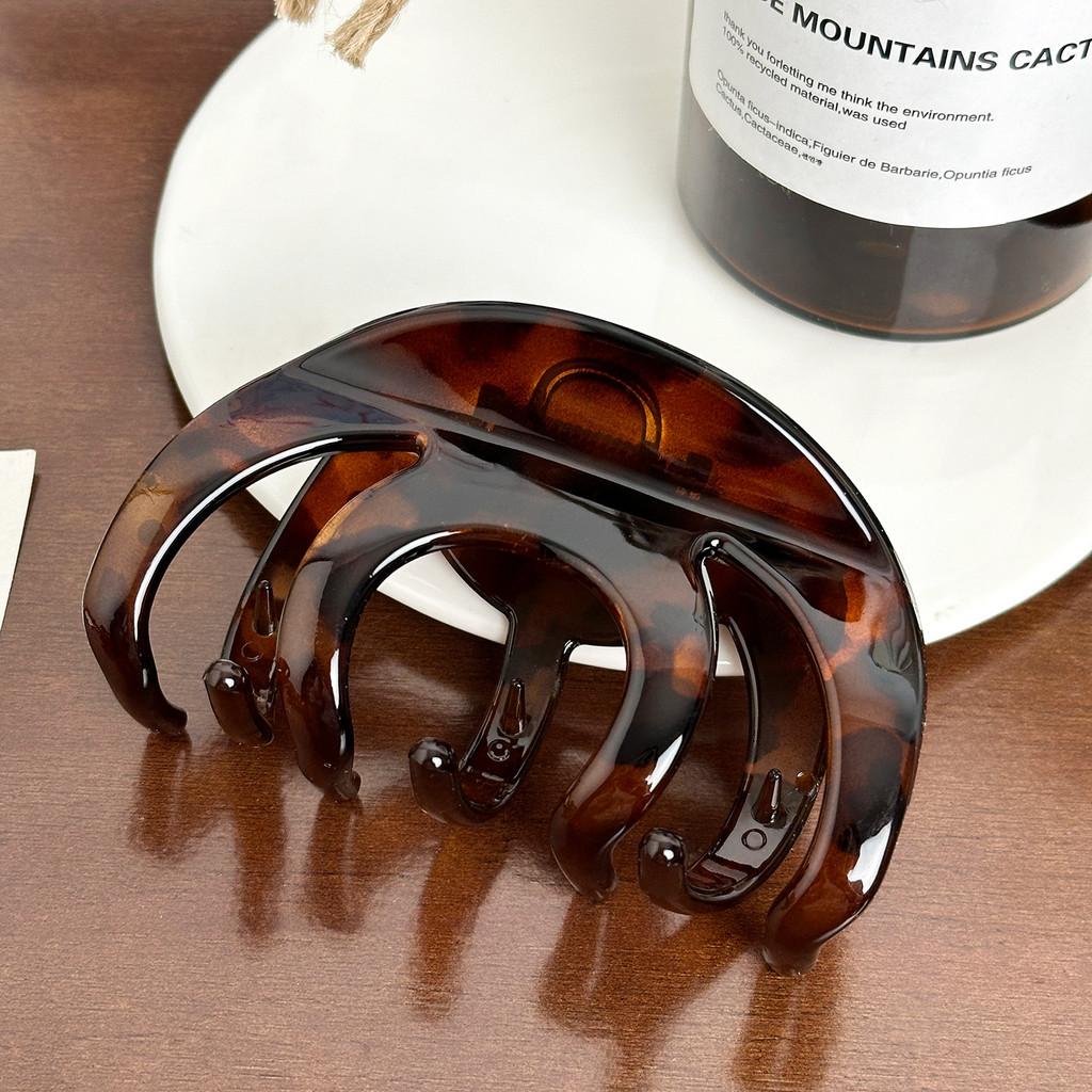 Stylish Large Hair Claw For Women Versatile Hair Accessory Perfect For All Occasions