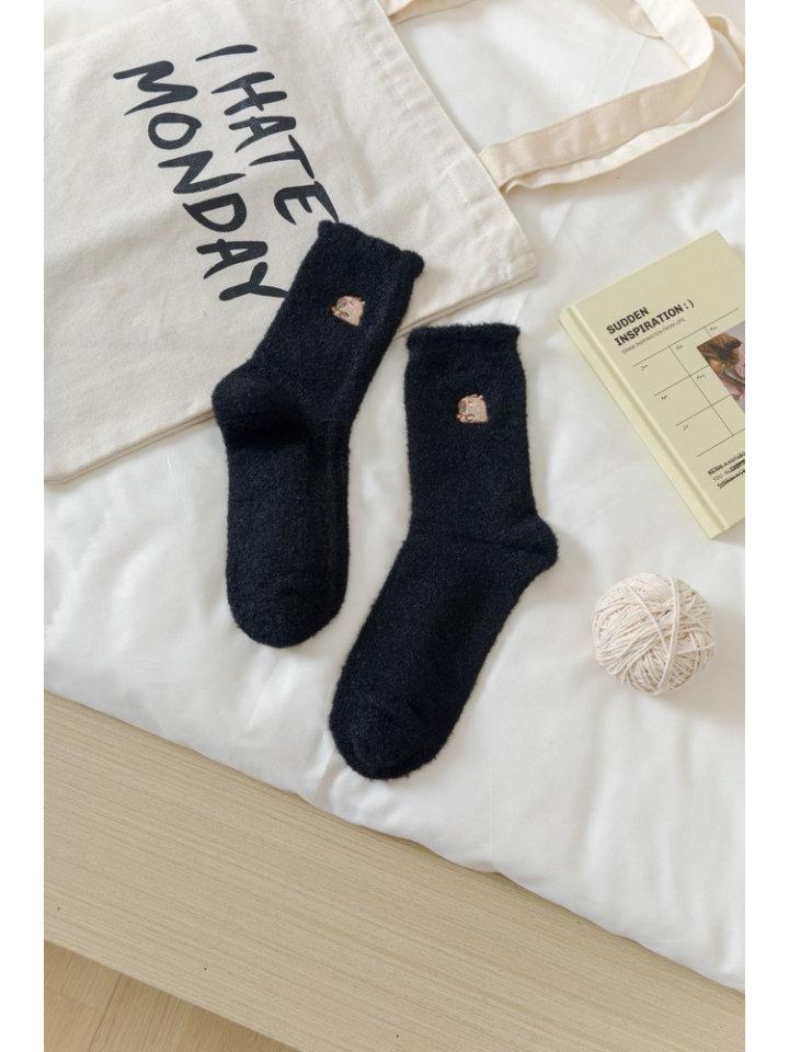 Capybara Wool Plush Mid-Calf Socks for Women - Thick, Warm Autumn/Winter Sleep and Postpartum Socks