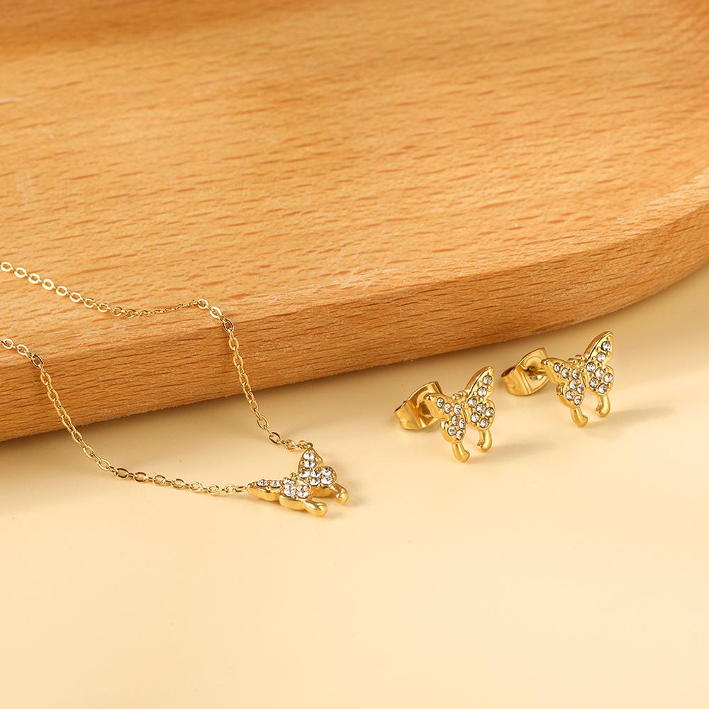 Fashion Versatile Sticky Diamond Jewelry Small Fresh Crown Heart Pendant Necklace Small Earrings Stainless Steel Jewelry Set Women