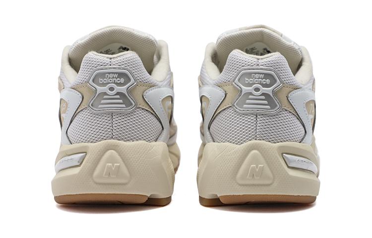 725 New Balance 'Bone Metallic Silver' ML725T