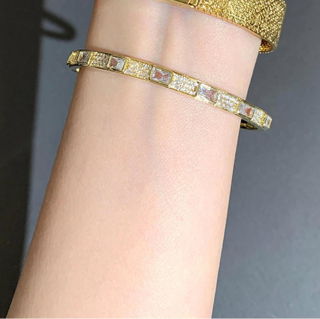 Super Flash Zircon Round Heart-shaped Flower Multi-layer Open Bracelet Exquisite and Beautiful Bracelet Light Luxury Jewelry Women
