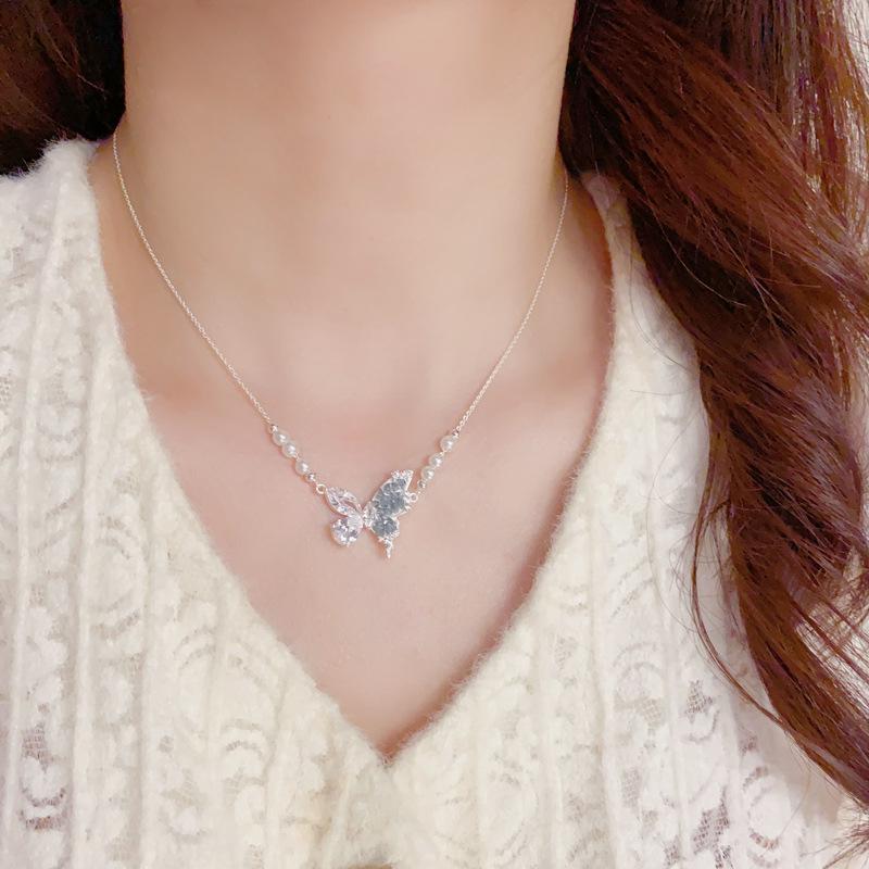Female Fashion Light Luxury Niche Butterfly Necklace