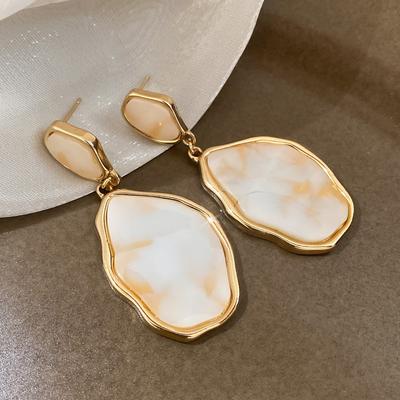 European and American Silver Needle Irregular Oval Resin Stud Earrings Retro Simple Earrings Light Luxury High-end Earrings