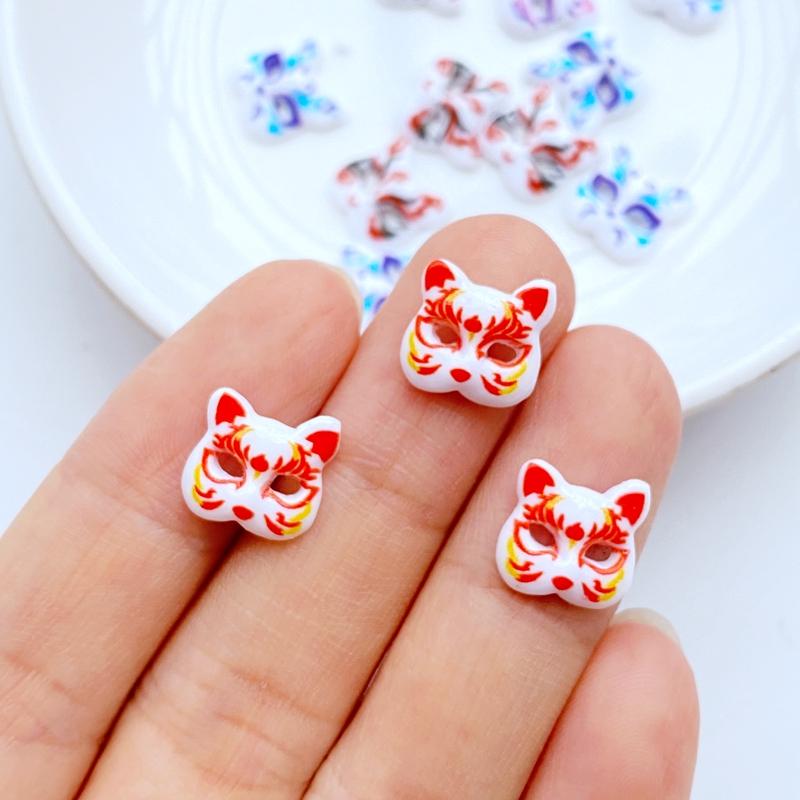 50 Stück Neu Süß 10mm Mini Niedlich Cartoon Maske Flache Rückseite Harz Cabochons Scrapbooking DIY Schmuck Basteln Dekoration Zubehör