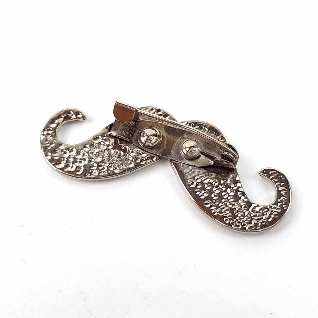 [F NODE] Beard Pin Brooch, Men's Stylish Baron Motif, Approx. 4cm, Fun and Unique (Silver)