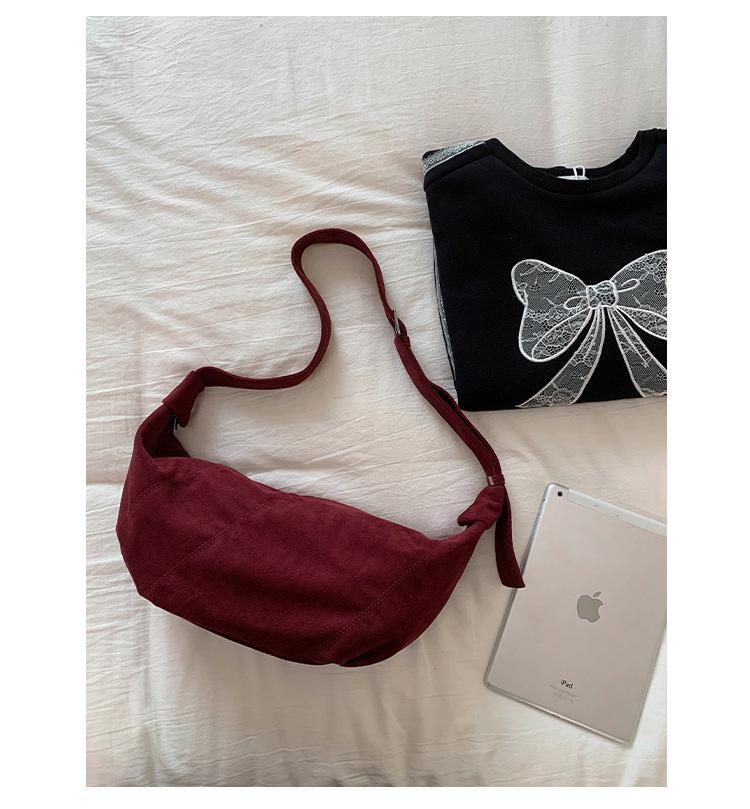 

Stylish and simple dumpling bag, new retro casual large-capacity shoulder bag, commuter messenger bag for women красный