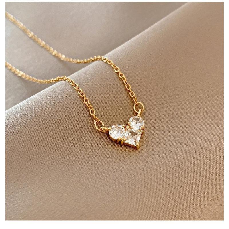 Women Fashion Luxury Zircon Inlaid Heart Pendant Clavicle Chain Necklace