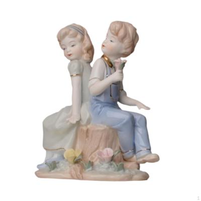 Boy and Girl Statue Desktop Ornament Fine Workmanship Home Decor Creative Ceramic Figurine for