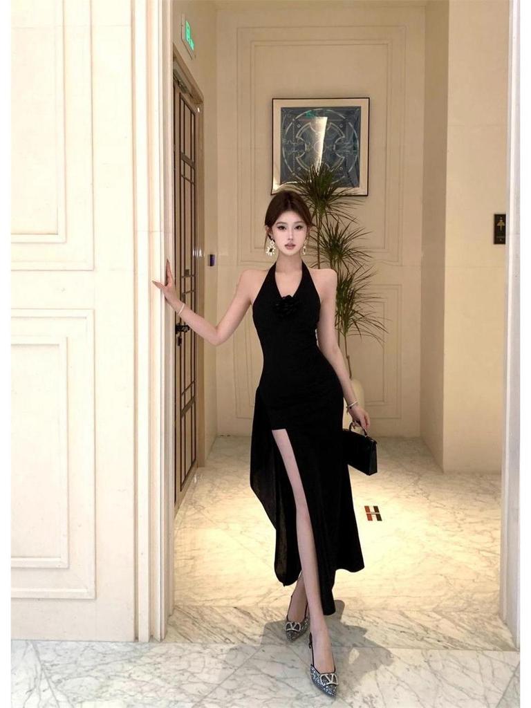 Women's Black Floral Backless Halter Maxi Dress - Slim Fit & Waist-Cinching, Figure-Flattering Bodycon Design with Summer Slit.
