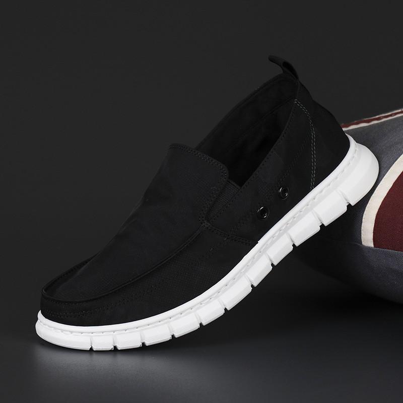 Men's Korean Style Spring Canvas Slip-On Casual Shoes - Breathable, Fashionable, Flat Bottom, Low-Top Board Shoes.