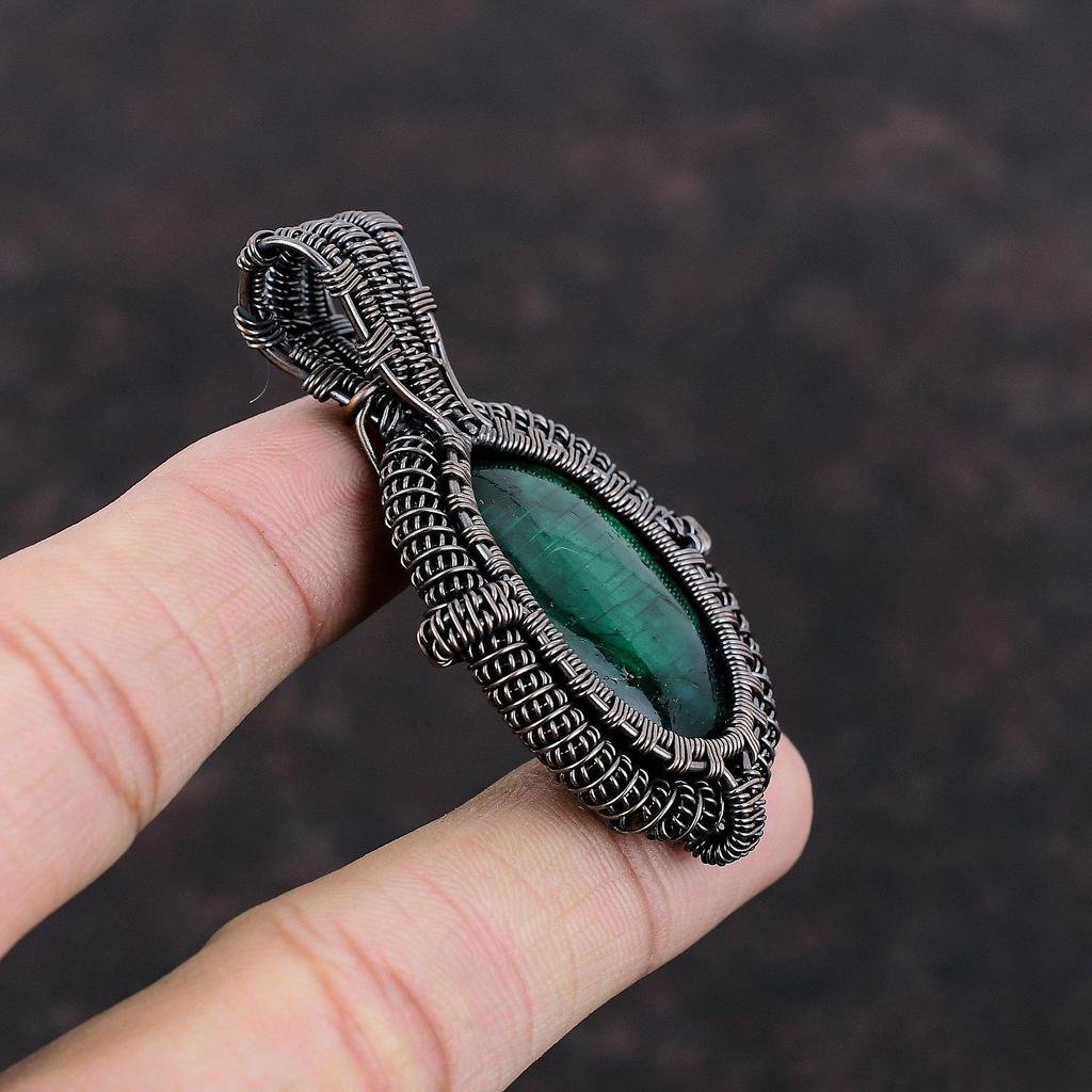 Pendentif en labradorite de feu vert, bijoux enveloppés de fil de cuivre, pendentif fait à la main, bijoux anciens, pendentif en pierre précieuse enveloppé, pendentif en cuivre pour cadeau