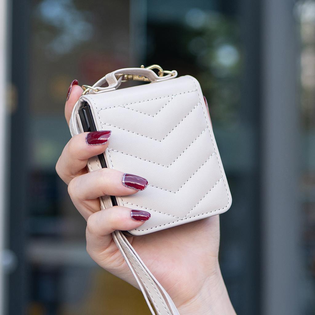 Applicable to Samsung Z Flip7 mobile phone case Flip5 wavy oblique span protective case Z Flip4 plaid strap case