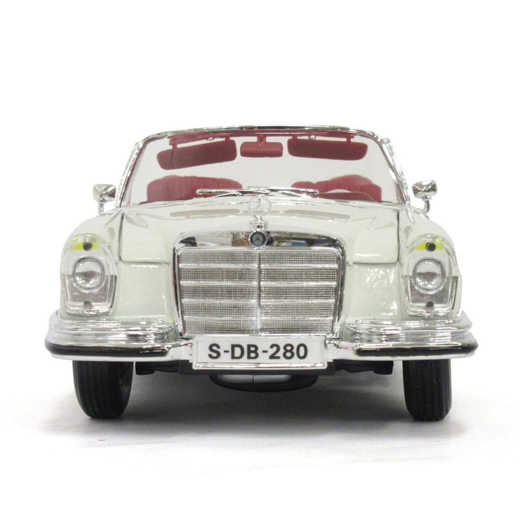 Maisto 1/18 scale diecast model Mercedes-Benz 280SE SE 1967 White (200-088)