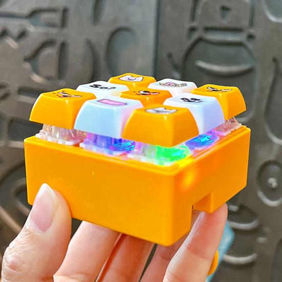 Keychain Pendant Stress Relief Fidget Toy with Metal Hanging Buckle Funny Emoticons Sound Decompression