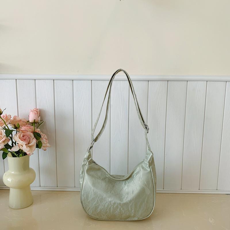 

Premium dumpling bag women s 2025 summer new large-capacity commuter underarm bag niche versatile shoulder messenger bag