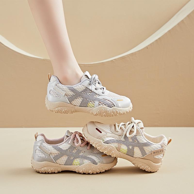 Chaussures d'alpinisme pour femmes 2025 à plateforme légère, mode sportive respirante, chaussures simples décontractées, maille confortable, nouvelles chaussures de sport