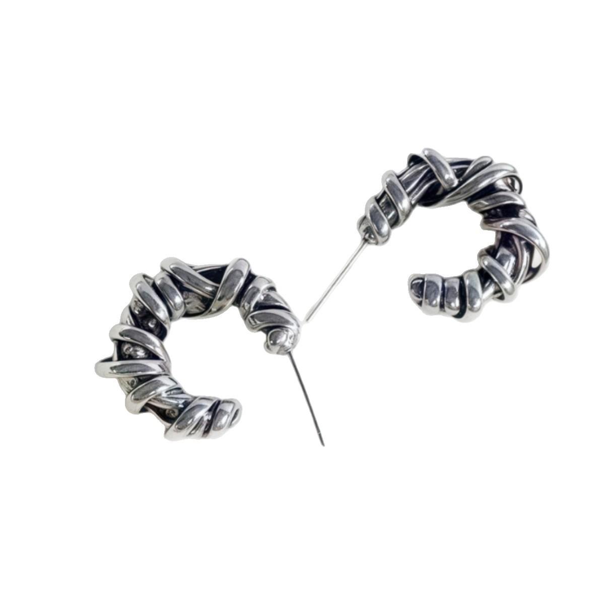 Retro Geometric Pattern Stud Earrings for Women - Minimalist European and American Style, Unique and Versatile Jewelry.