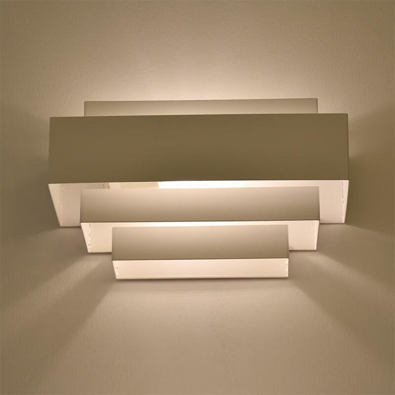 Modern Minimalist Iron Wall Lamp