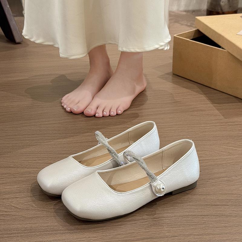 French flat bottom light mouth single shoes women's 2025 new spring and summer with skirt Doudou shoes Mary Jane silver small leather shoes