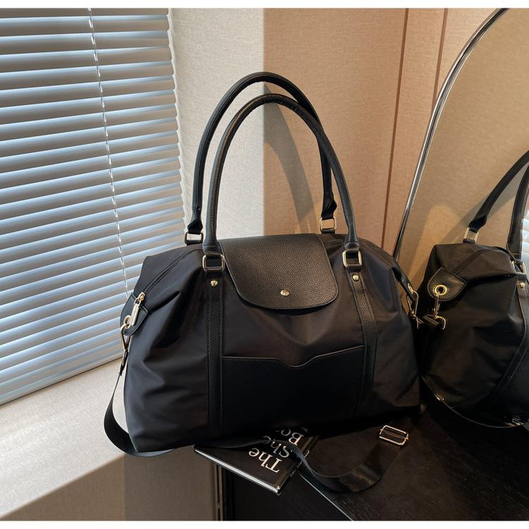 

New large tote bag fashion soft leather casual women s handbag messenger bag large capacity tote bag large bag чорний