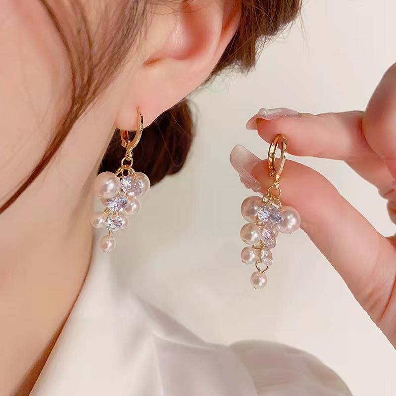 

Women s grape string with zircon earrings