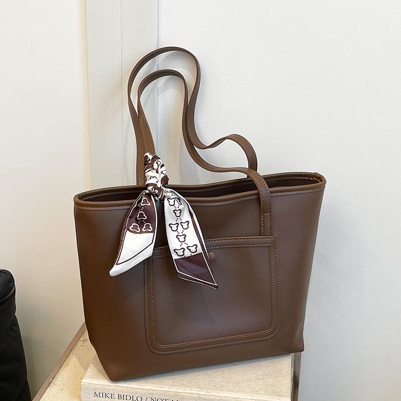 

Модная брендовая сумка, новая большая вместительная сумка через плечо, высококачественная женская сумка, модная нишевая сумка для отдыха, женская сумка-тоут (30cm<Max Length<50cm)