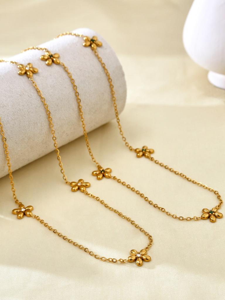 Fashionable And Elegant Temperament Old Money Style Stainless Steel Plated 18K Gold With Diamonds Flowers Zircon Set For Women