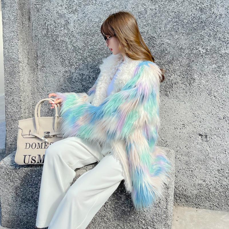 Mittellange Toka-Revers-Jacke aus europäischem und amerikanischem Pelzimitat-Nerzsamt, buntes Fell-Patchwork aus Lammwolle