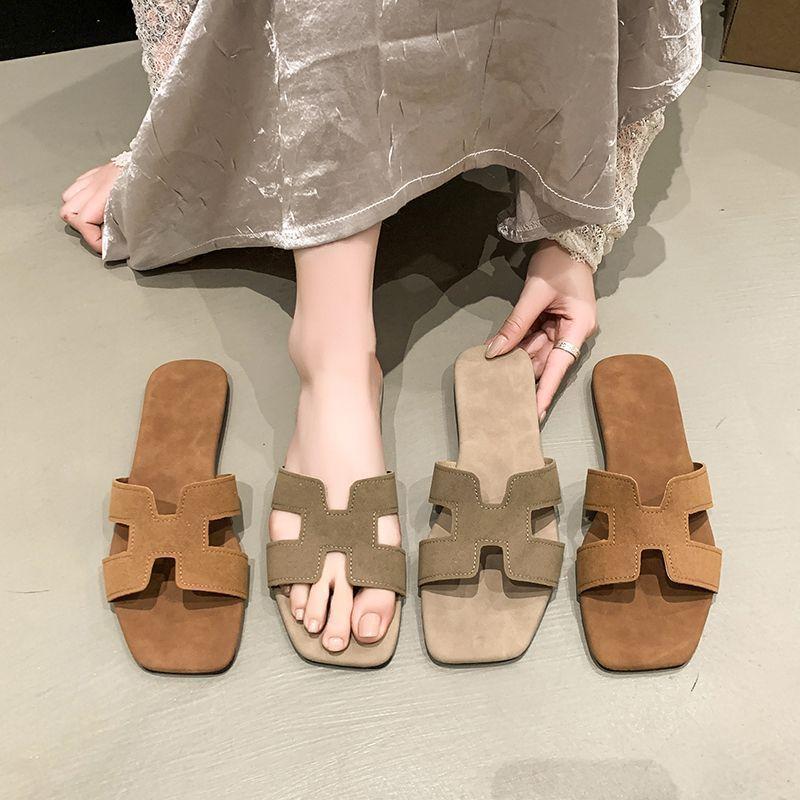 2025 summer new fairy slippers female summer wear one-word flat bottom versatile beach shoes sandals female