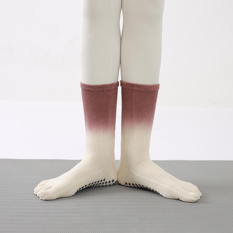 Gradient Non-slip Women s Cotton Pilates Yoga Socks – Five-Finger, Mid-Calf, Indoor Fitness. One Size (EU 35-40)