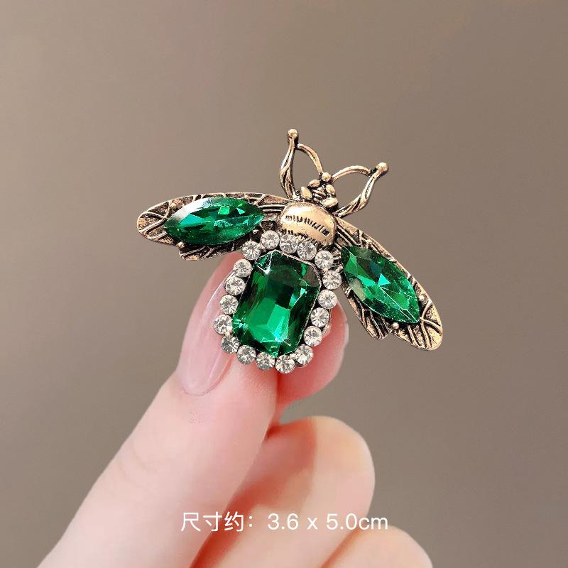 Fashion Baroque Rhinestones Bee Brooch Insect Anti-light Corsage Vintage Court Dress Vintage Accessories