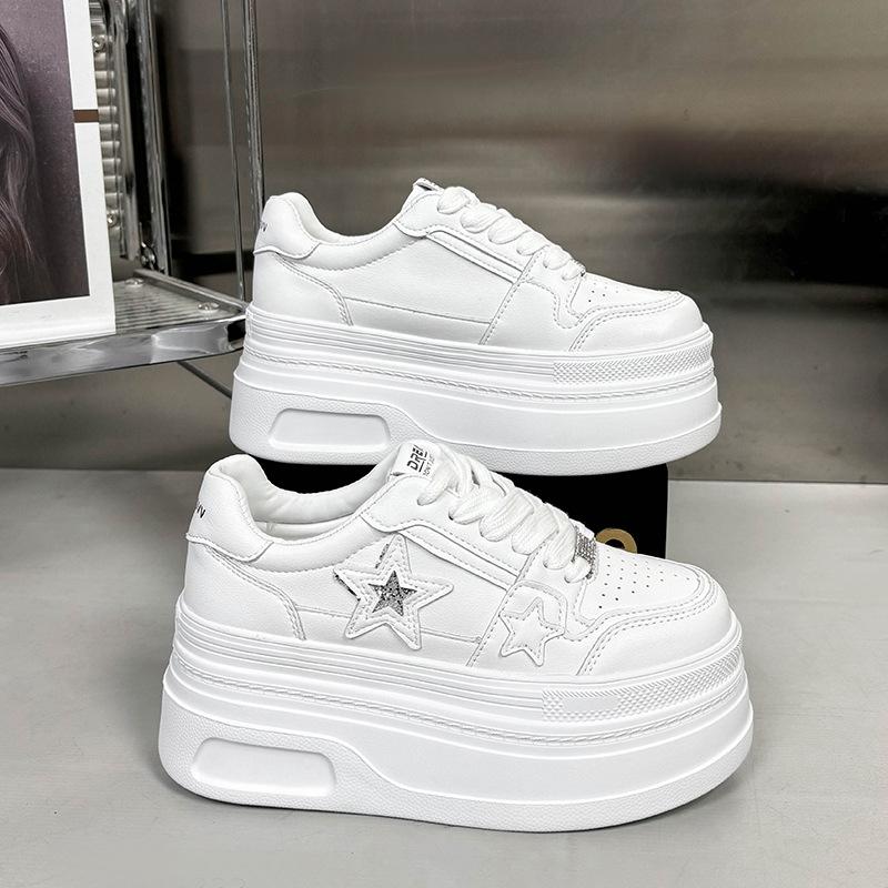 

Маленькие белые туфли женские кожаные туфли на платформе, туфли-буханки 2025 весна новая маленькая 8 см увеличение высоты мягкая подошва повседневные кеды 40 белый