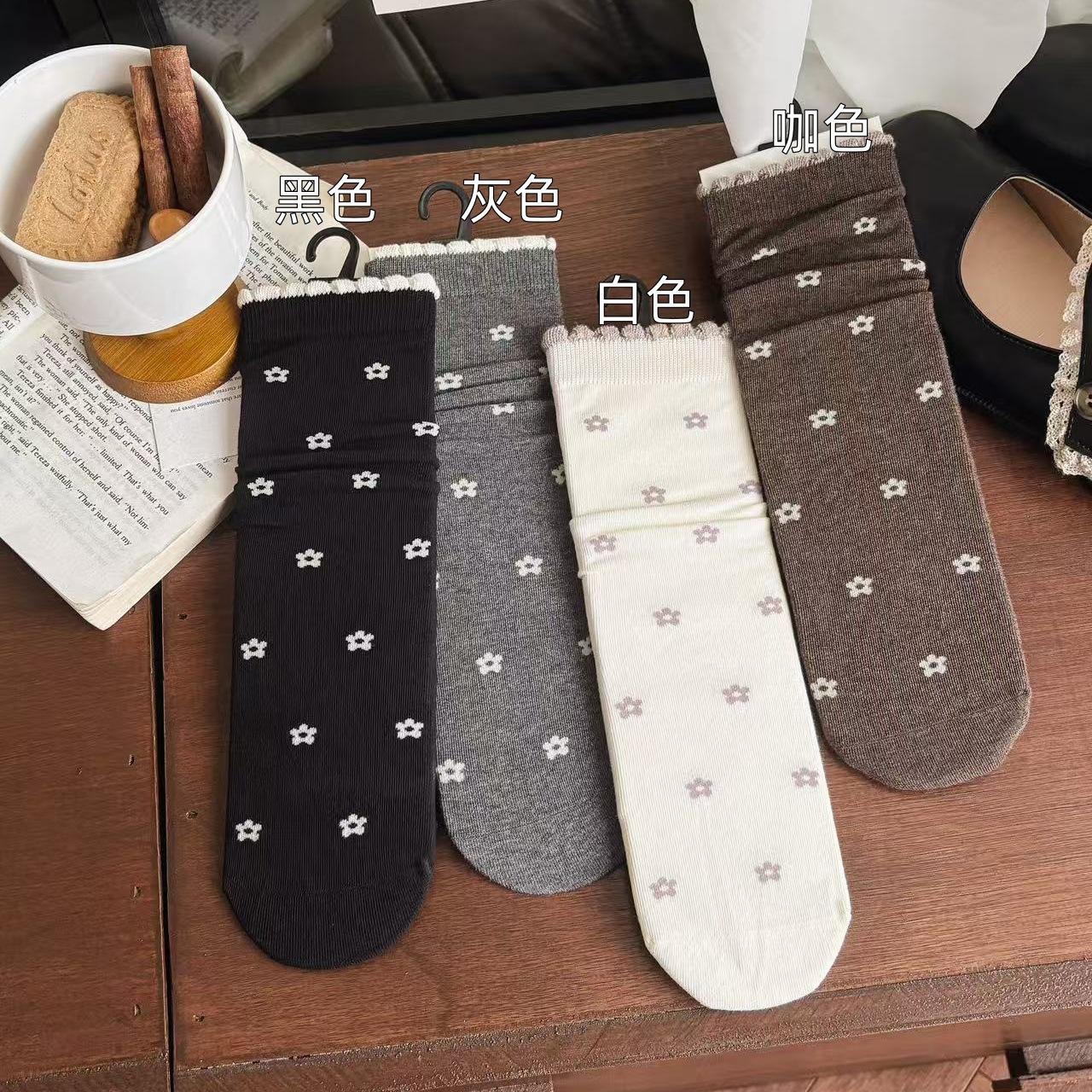 

Floral Socks Women S Medium Tube Socks Spring And Autumn Cotton Socks Tide Contrasting Lace Stockings Stacking Socks One size fits all чорний
