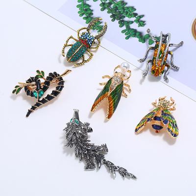 New Arrival Exquisite Women Men Beetle Frog Crystal Enamel Brooches Buckles Fashin Exquisite Metal Insect Series Badges Pins