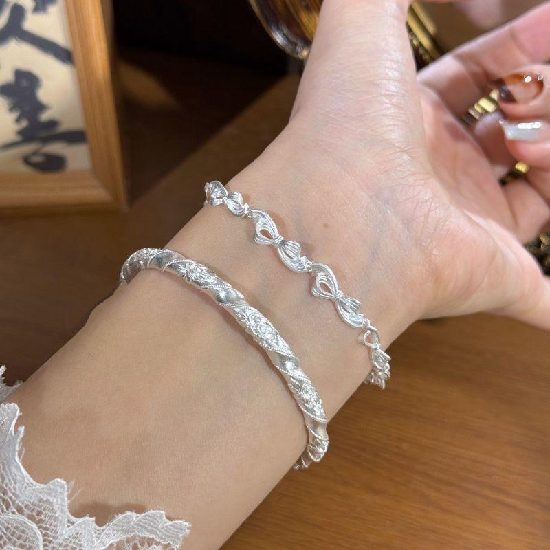 Korean Style Sweet Heart Bow Bracelet for Girls - Niche Design Jewelry, Best Friend or Student Gift