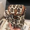 Autumn New Fashion Leopard Print Mobile Phone Bag Women's High-value Plush Contrasting Color Commuter Casual Messenger Bag