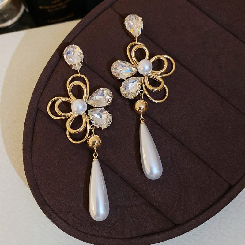 K real gold electroplated silver needle inlaid with diamonds flower pearl stud earrings retro fashion elegant earrings light luxury niche earrings
