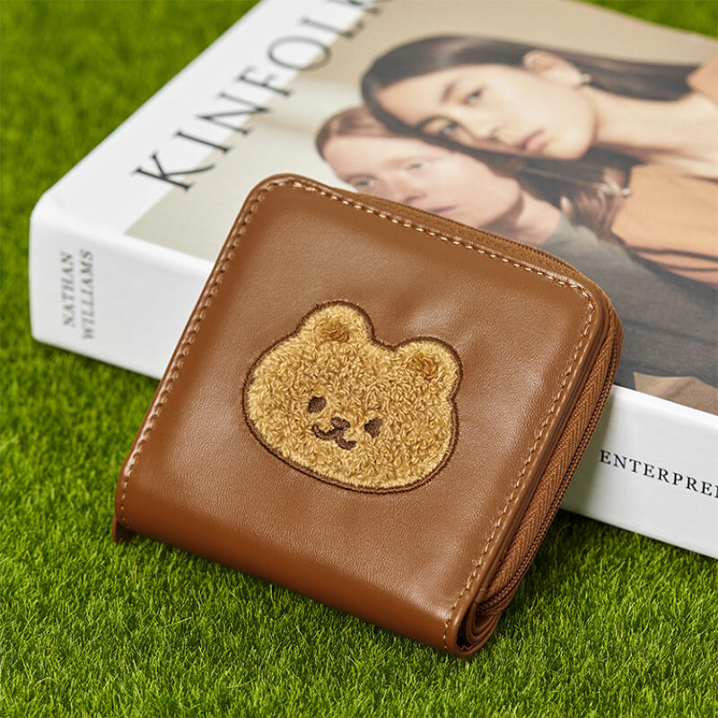 

Brown Bear Half Wallet (28003137)