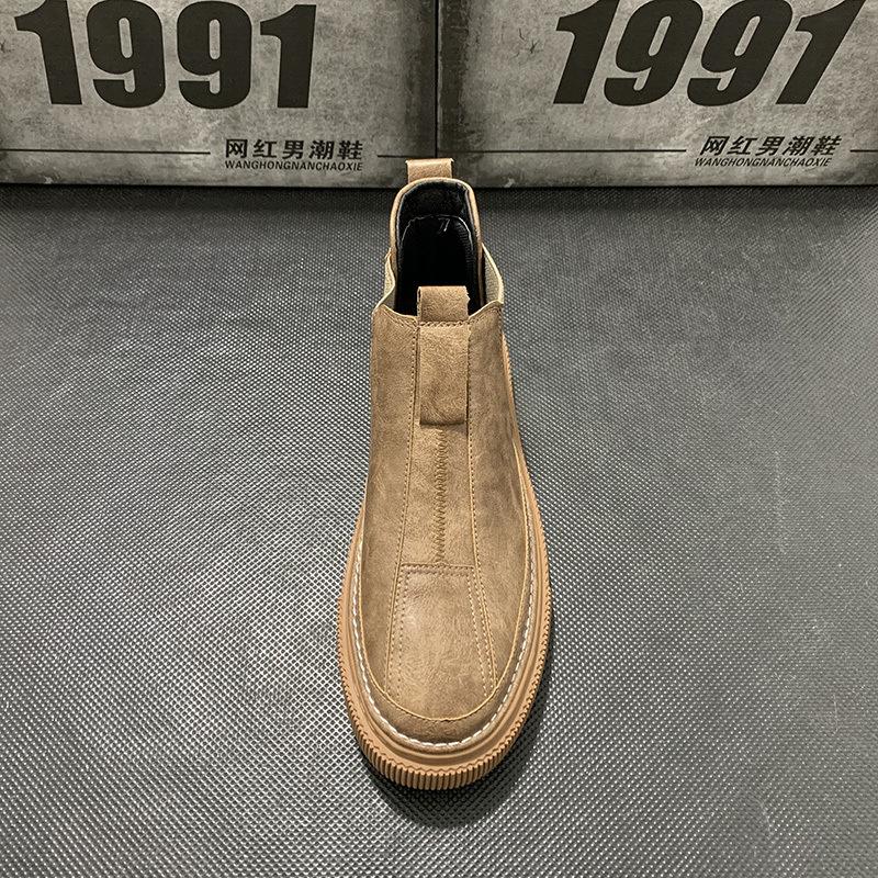Autumn and winter new high-top flat-bottomed casual men's shoes Korean version of Martin boots spiritual guy trendy men's shoes