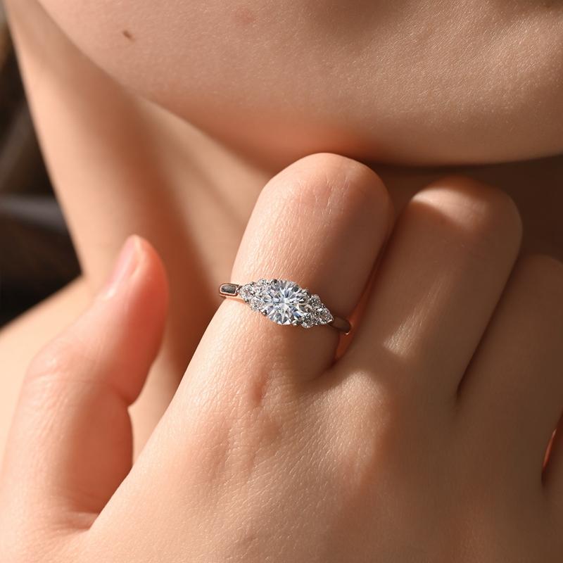 100% S925 Silver Moissanite Ring 1CT Sparkling Classic Wedding Band Engagement Party Ring Women Female Bridal Jewelry