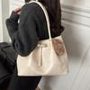 Casual Versatile Commuter Tote Bag Women'S Tide Large Capacity Light Luxury Portable Shoulder Underarm Bag Women'S Bag