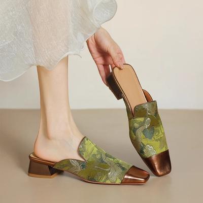 Fashion Shoes Cover Toe Mules For Women 2024 Ladies' Slippers Flower Pantofle Low Luxury Slides Pointed Flat New Designer Hoof Heels