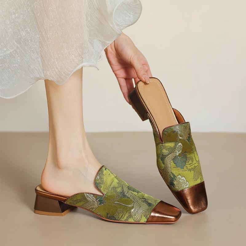 Shoes Cover Toe Mules for Women Ladies' Slippers Flower Pantofle Low Luxury Slides Pointed Flat Designer Hoof Heels