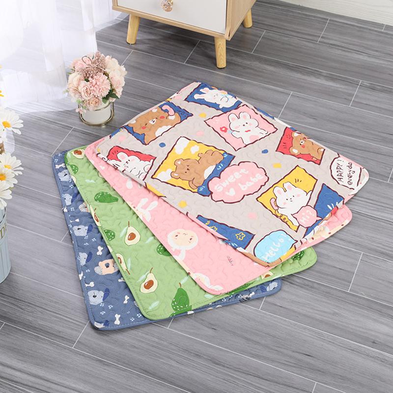The  Pet Sleeping Mat Is Cool And Comfortable In Summer. It Is Suitable For Large, Medium And Small Cats And Dogs To Sleep In