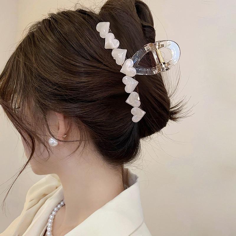 Cute Hairpins At The Back of The Hair Roots Coiled Hair and Shark Clip Headwear