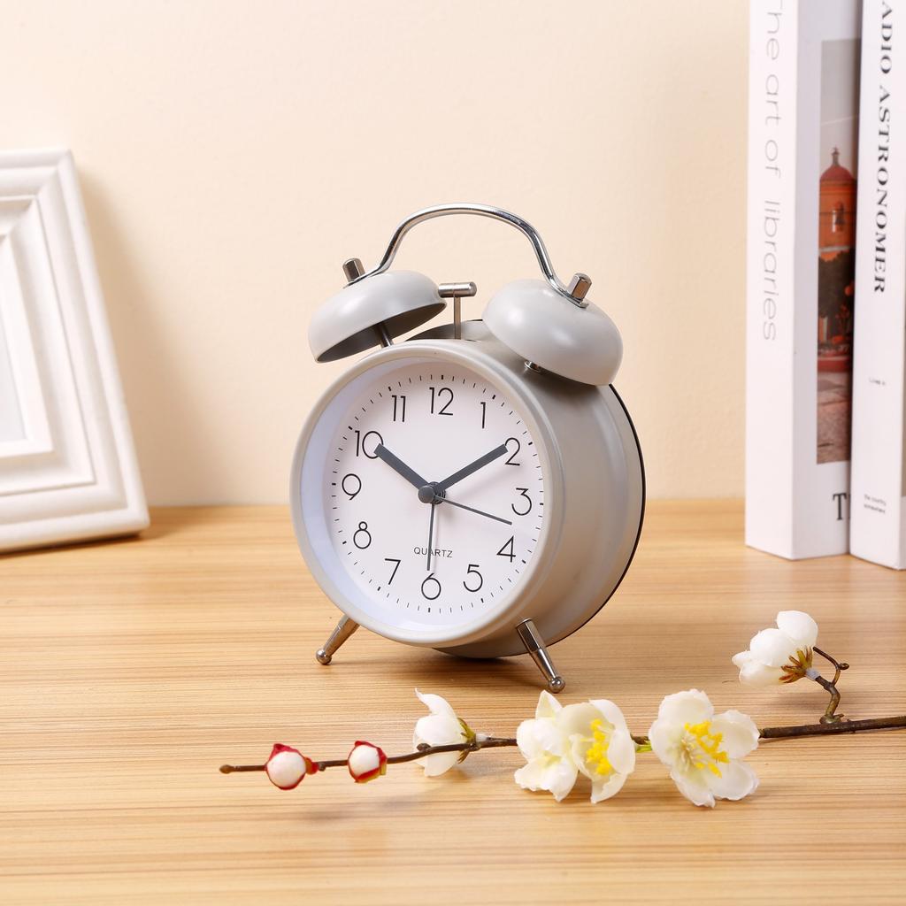 Metal spray painted simple digital flat head pin bell alarm clock children student bedside night light creative fashion double bell clock