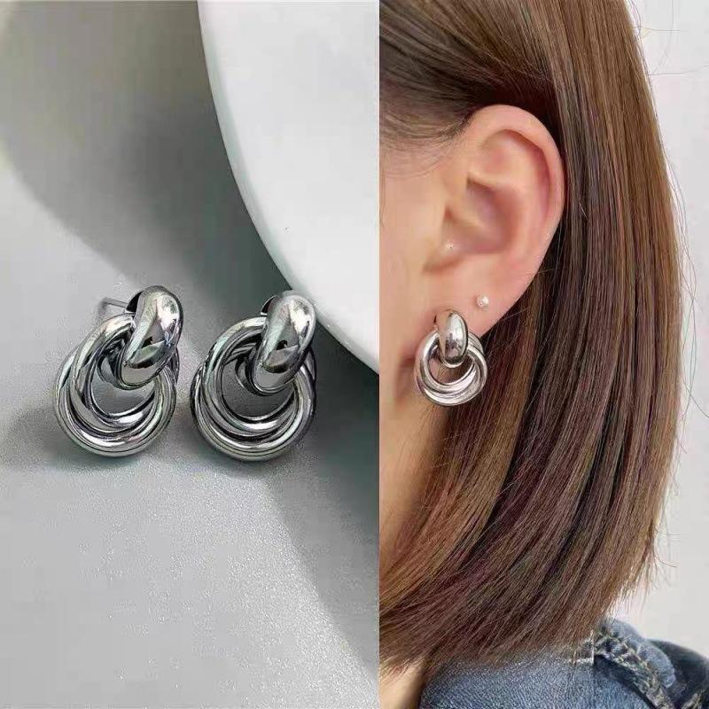 Simple and Cold Wind Metal Plain Ring Niche High-end Stud Earrings Versatile Personality Hot-selling Ear Jewelry