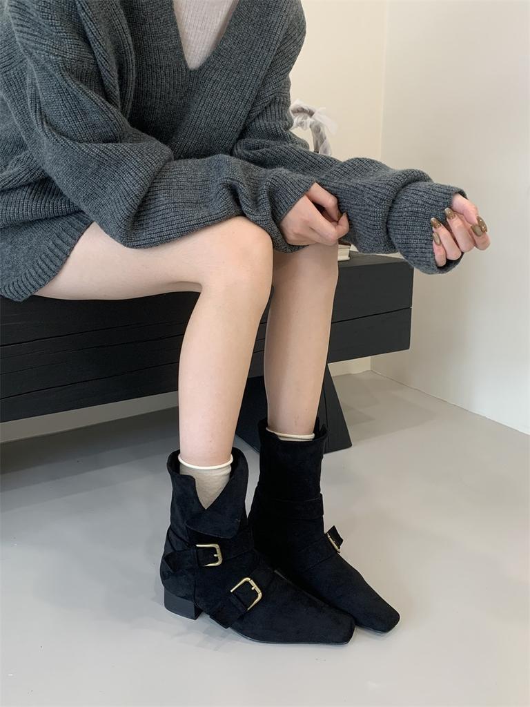 2025 Korean Version of the New Niche Design Retro French Short Boots Small Square Head Western Boots Suede Medium Boots Women's Boots
